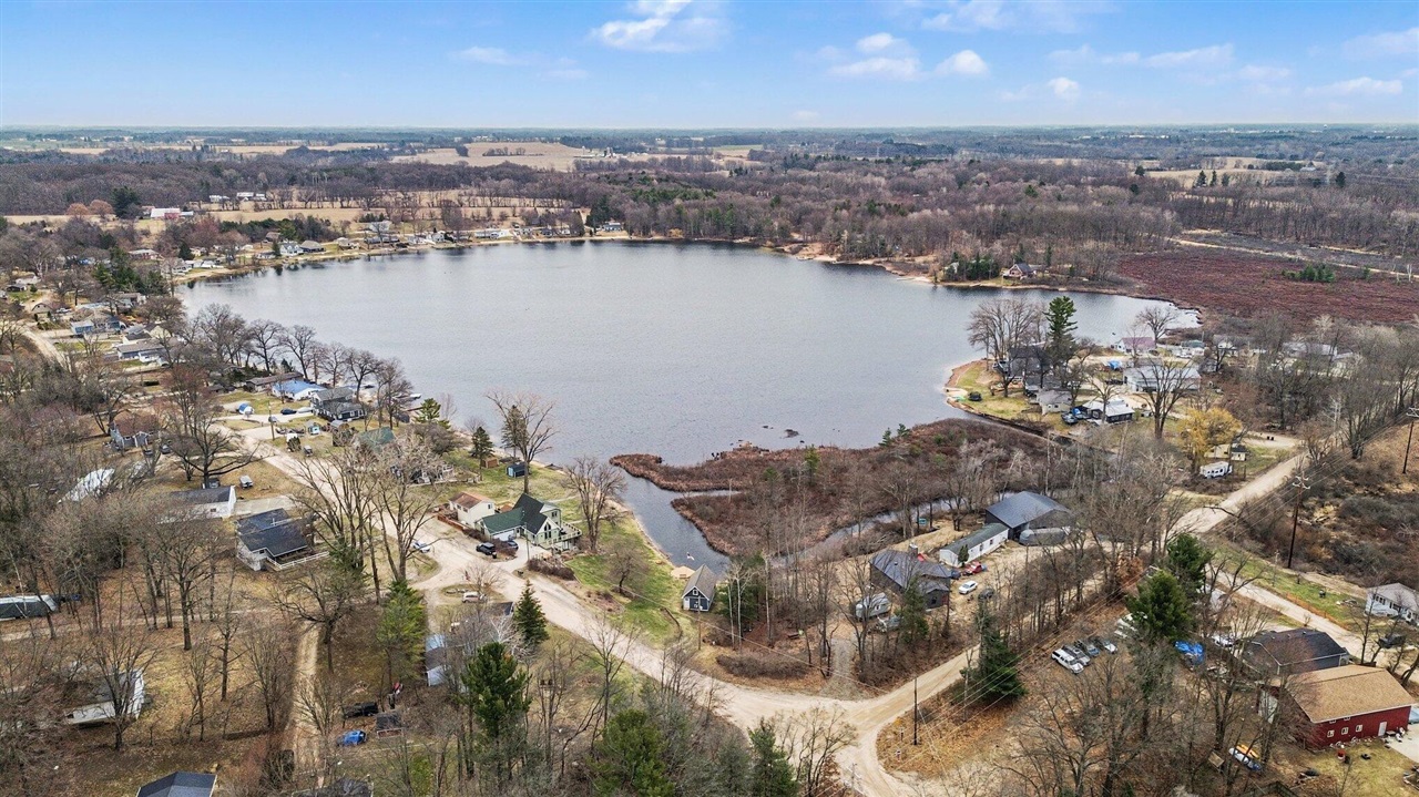 3783 Holiday Drive, Greenville, MI, 48838-9549