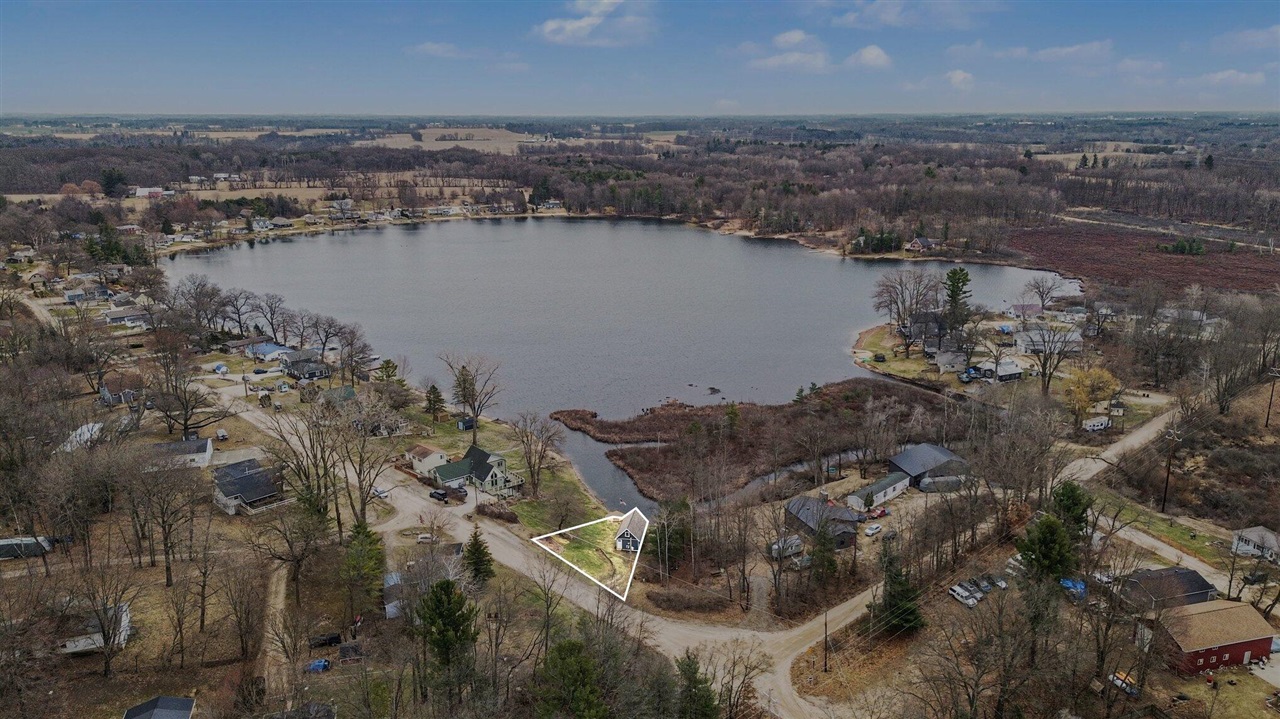 3783 Holiday Drive, Greenville, MI, 48838-9549