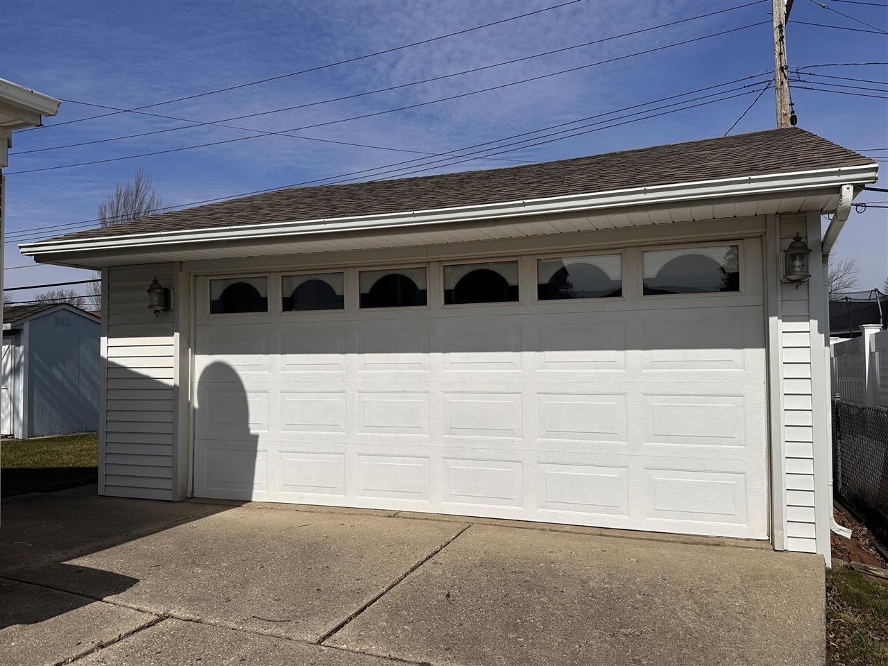 6661 Chirrewa Street, Westland, MI, 48185-9611