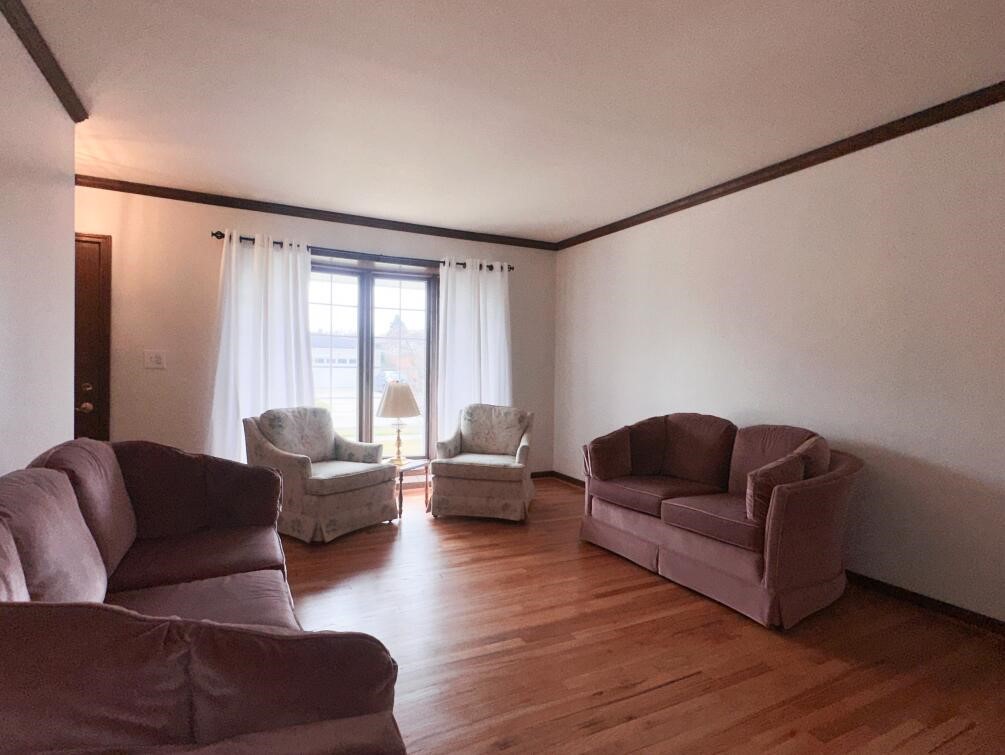 6661 Chirrewa Street, Westland, MI, 48185-9611