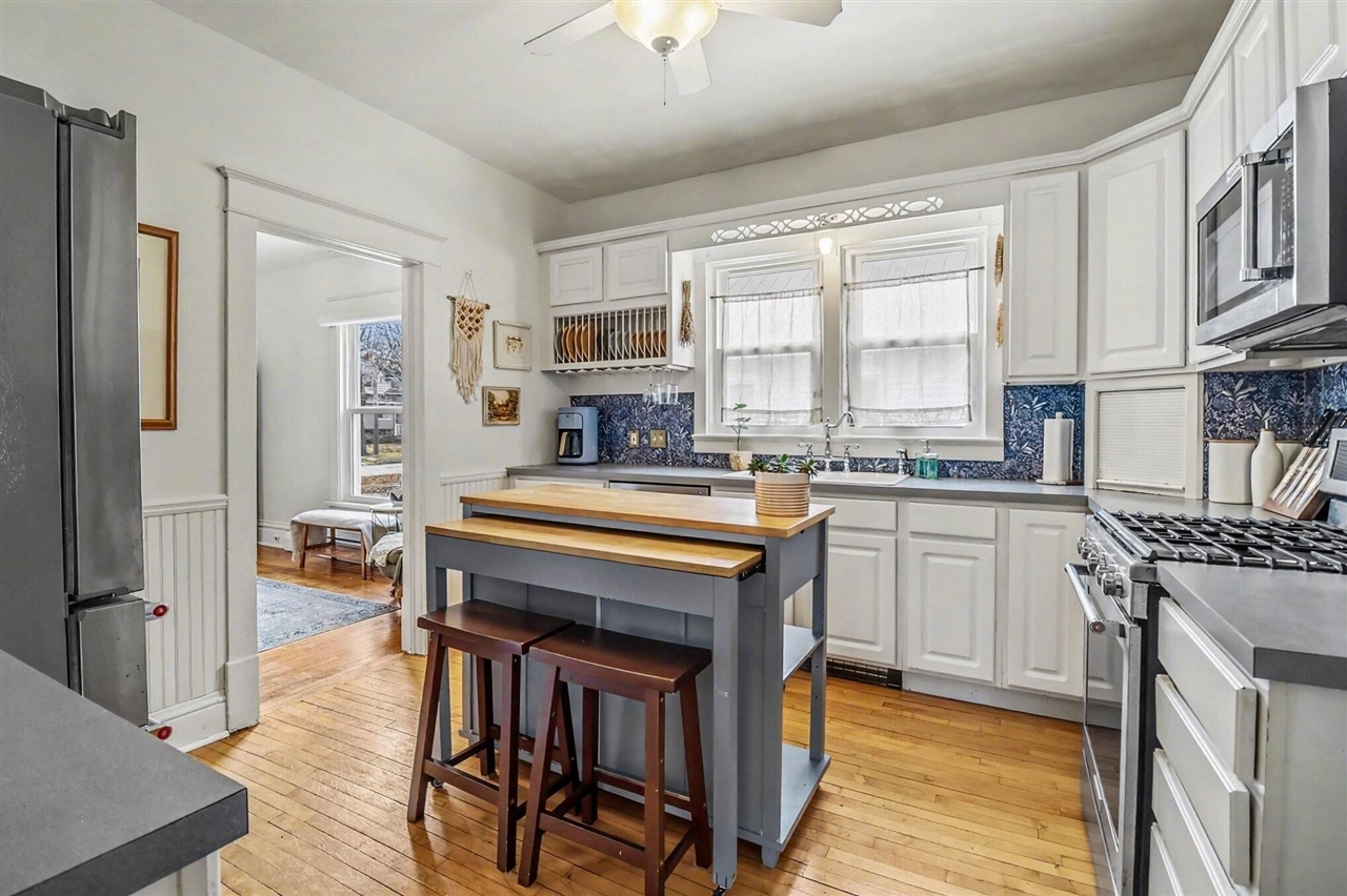 819 E Loomis Street, Ludington, MI, 49431-2218