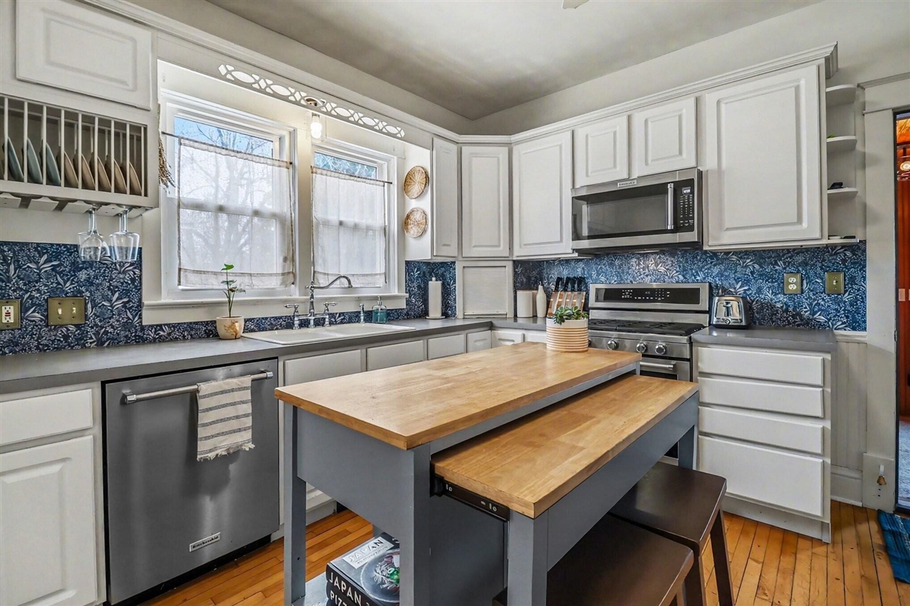 819 E Loomis Street, Ludington, MI, 49431-2218