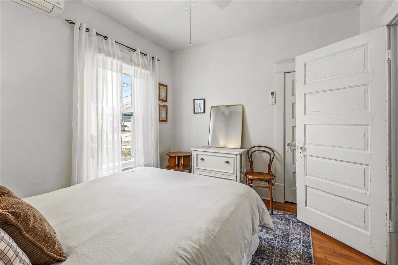 819 E Loomis Street, Ludington, MI, 49431-2218