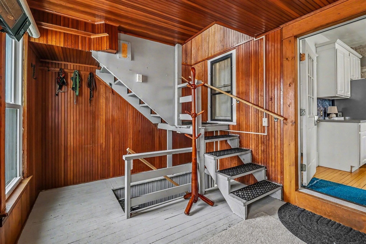 819 E Loomis Street, Ludington, MI, 49431-2218