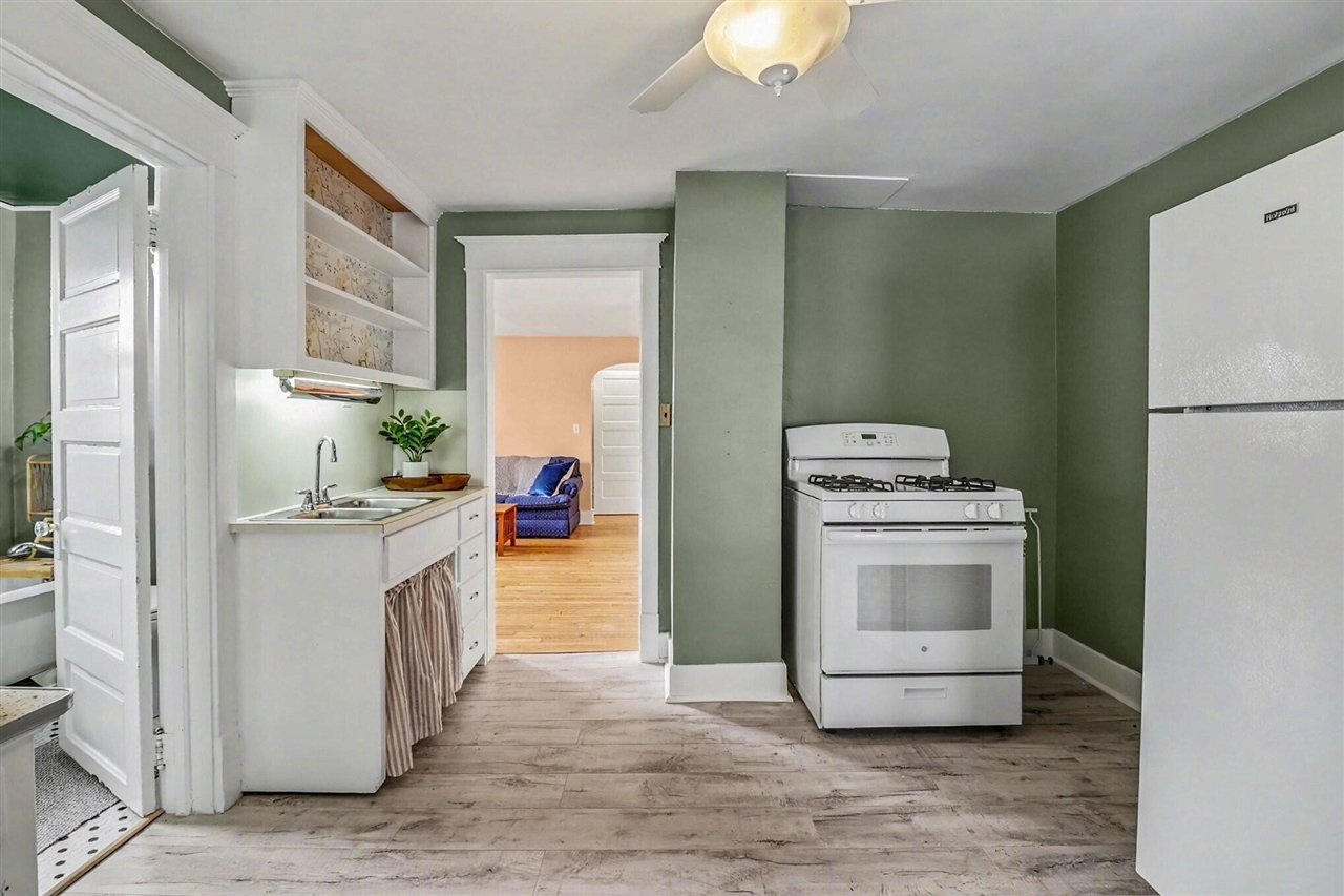 819 E Loomis Street, Ludington, MI, 49431-2218