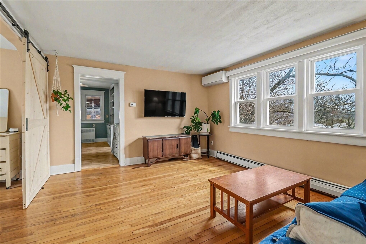 819 E Loomis Street, Ludington, MI, 49431-2218