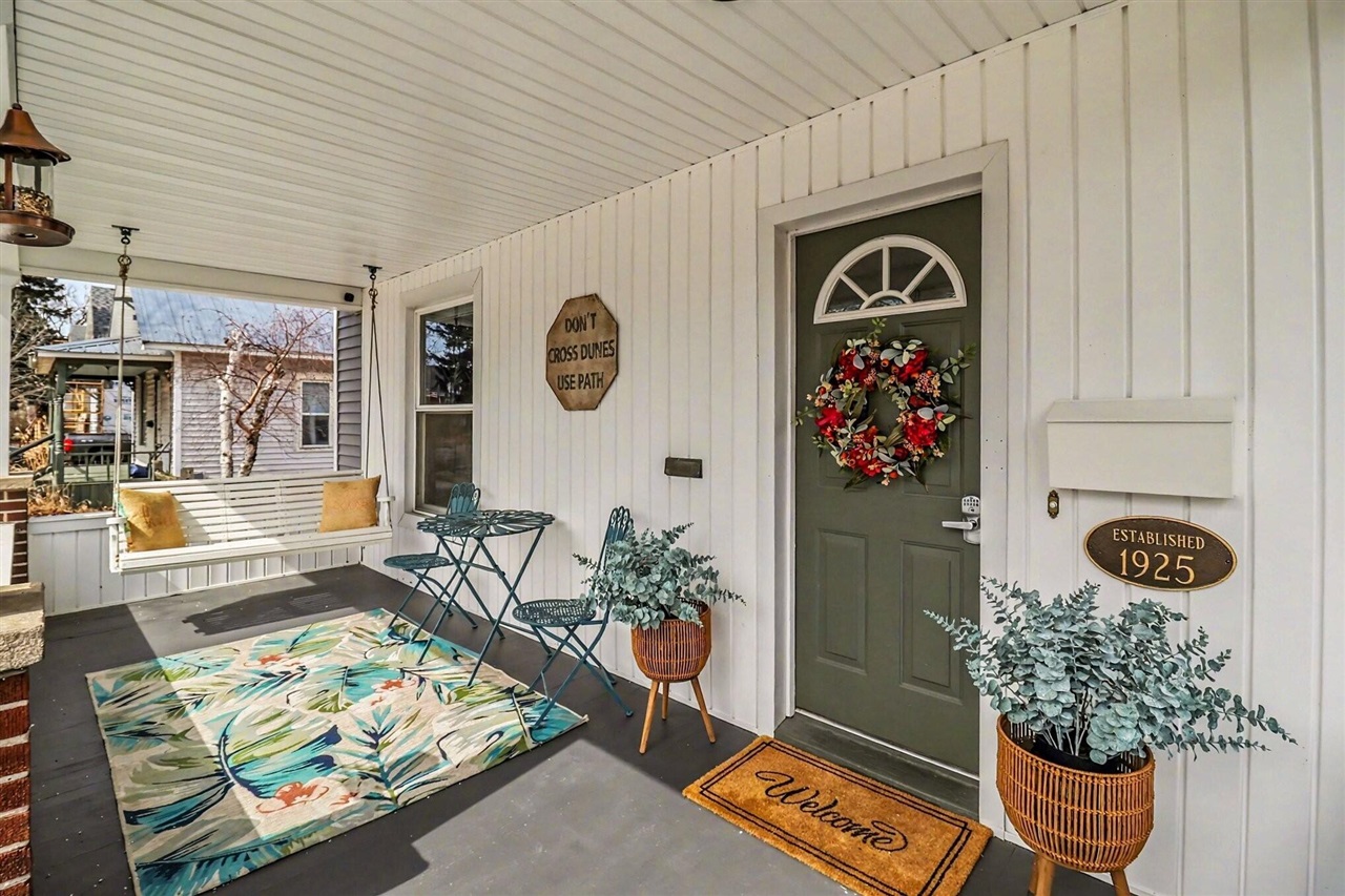 819 E Loomis Street, Ludington, MI, 49431-2218