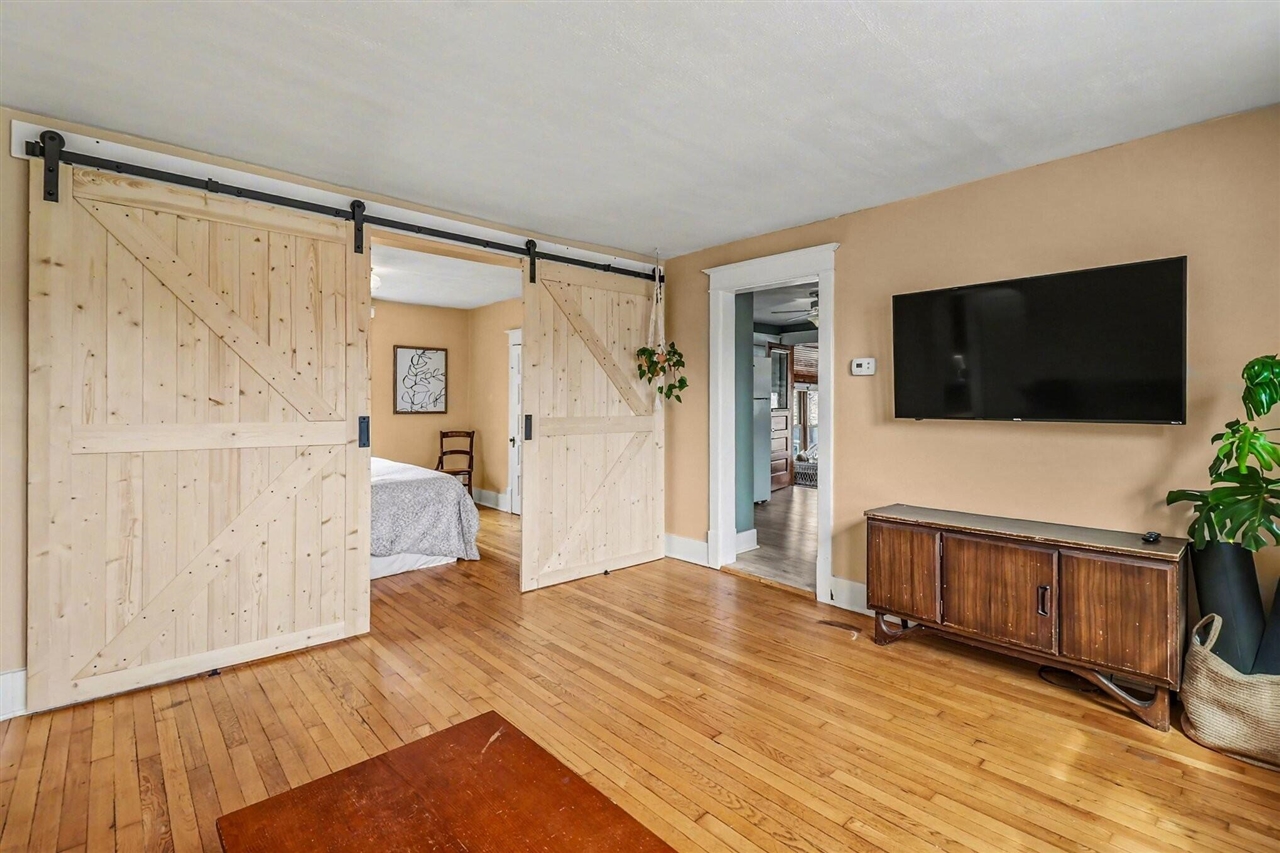 819 E Loomis Street, Ludington, MI, 49431-2218