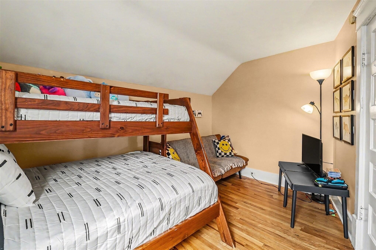 819 E Loomis Street, Ludington, MI, 49431-2218