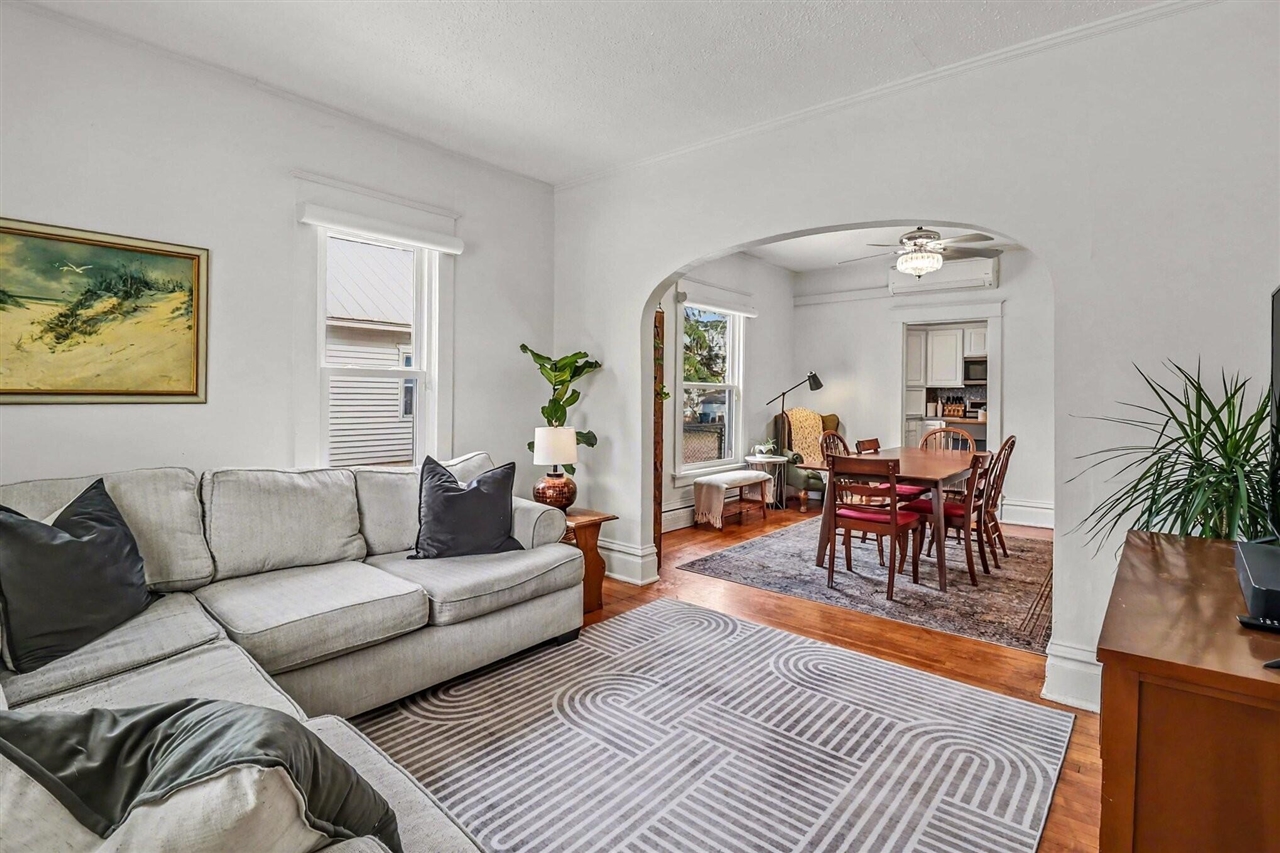 819 E Loomis Street, Ludington, MI, 49431-2218