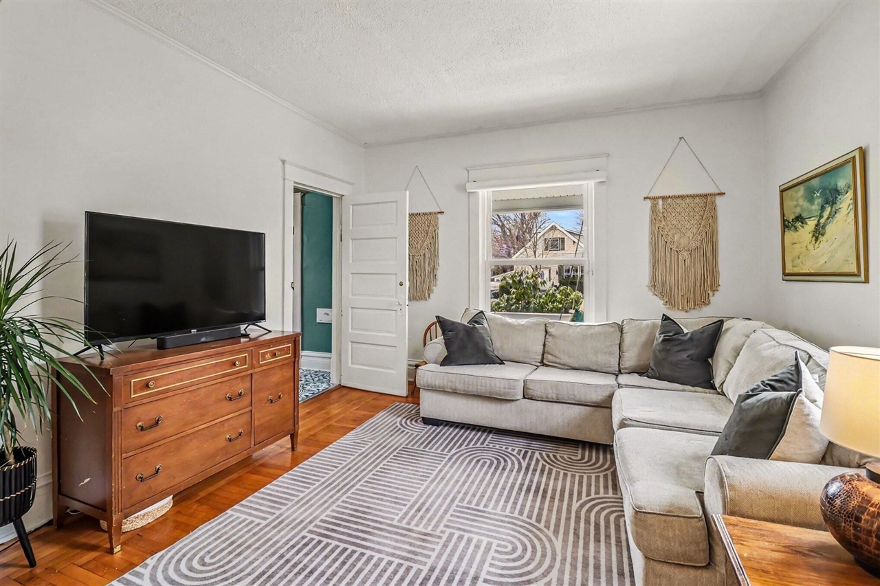 819 E Loomis Street, Ludington, MI, 49431-2218