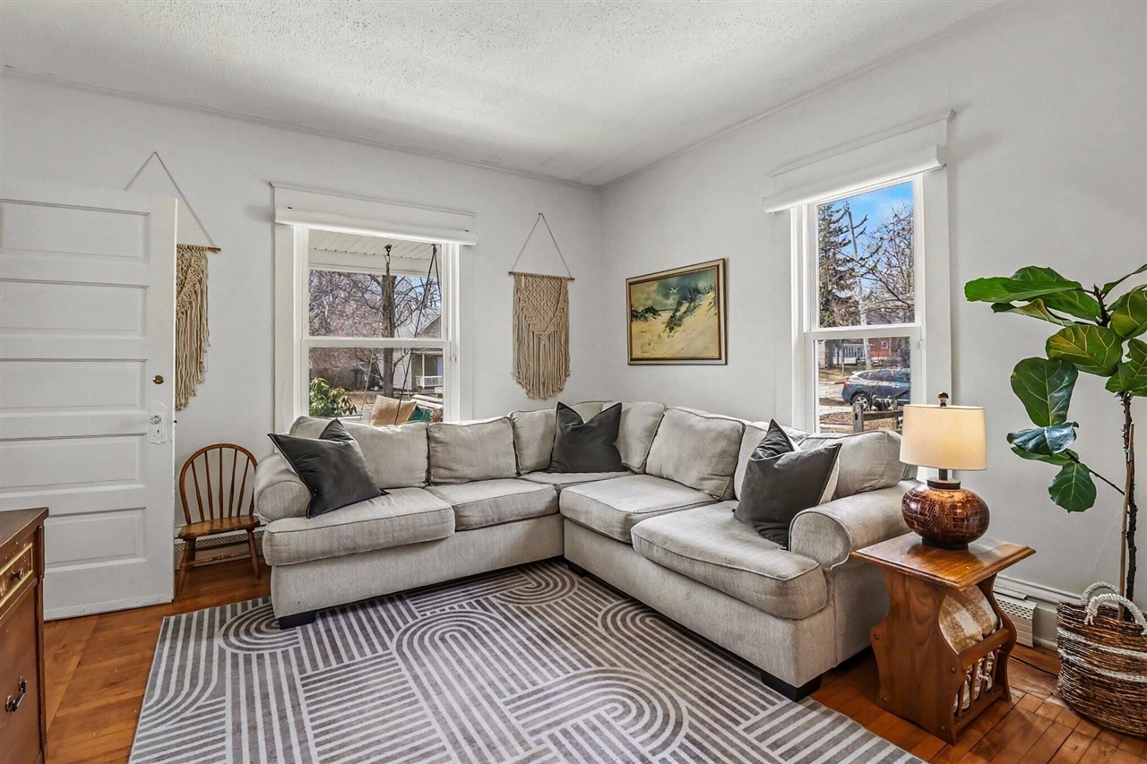 819 E Loomis Street, Ludington, MI, 49431-2218