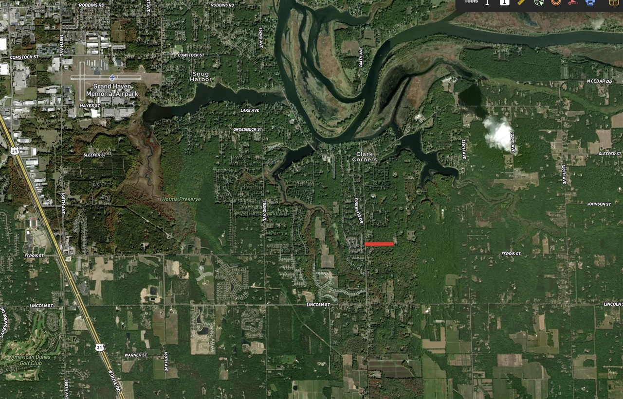 13320 144th Avenue, Grand Haven, MI, 49417-9524