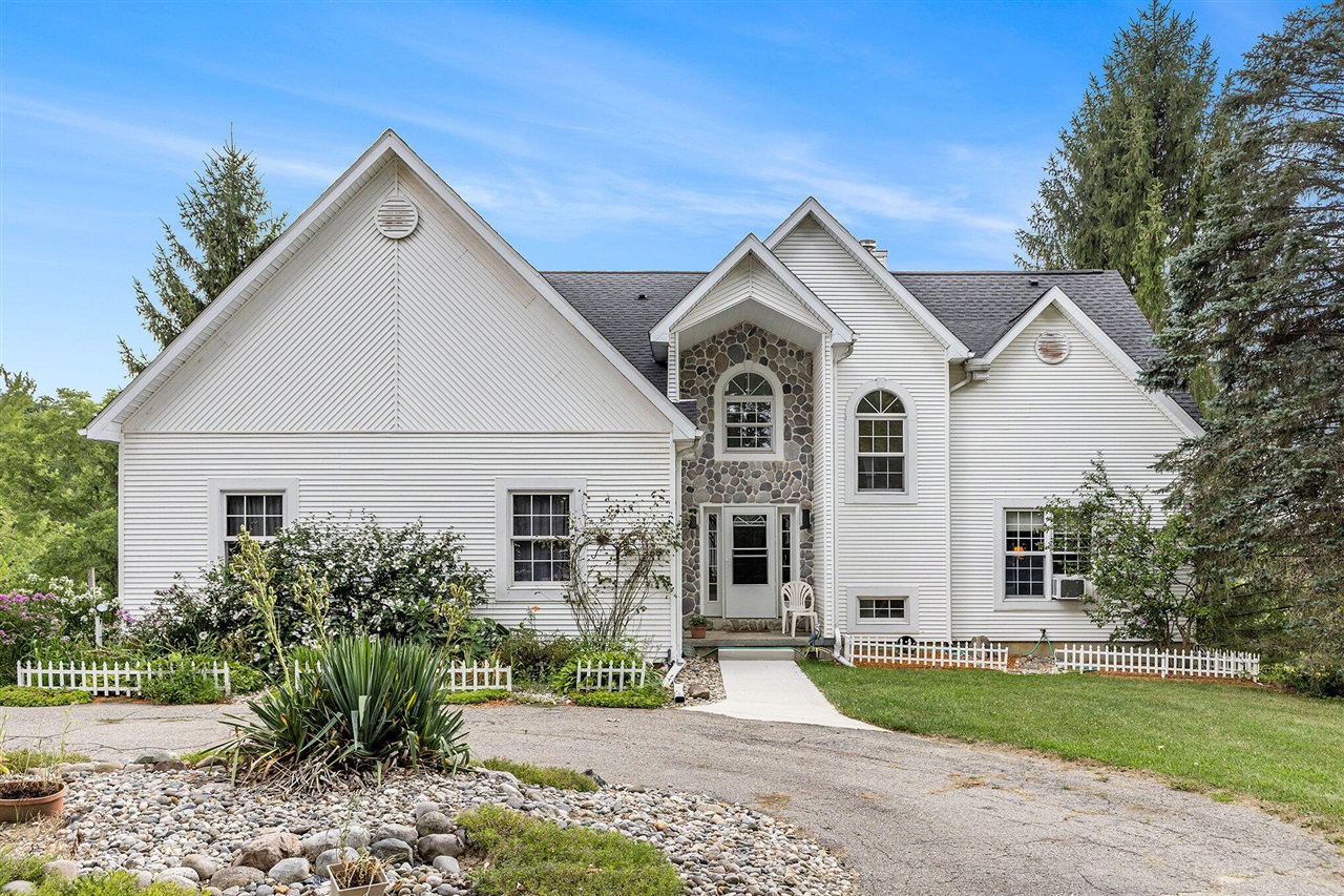 410 City Road, Manchester, MI, 48158-9589