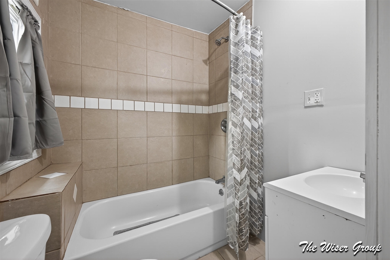 115 Wilbur Street, Grand Rapids, MI, 49548-3326