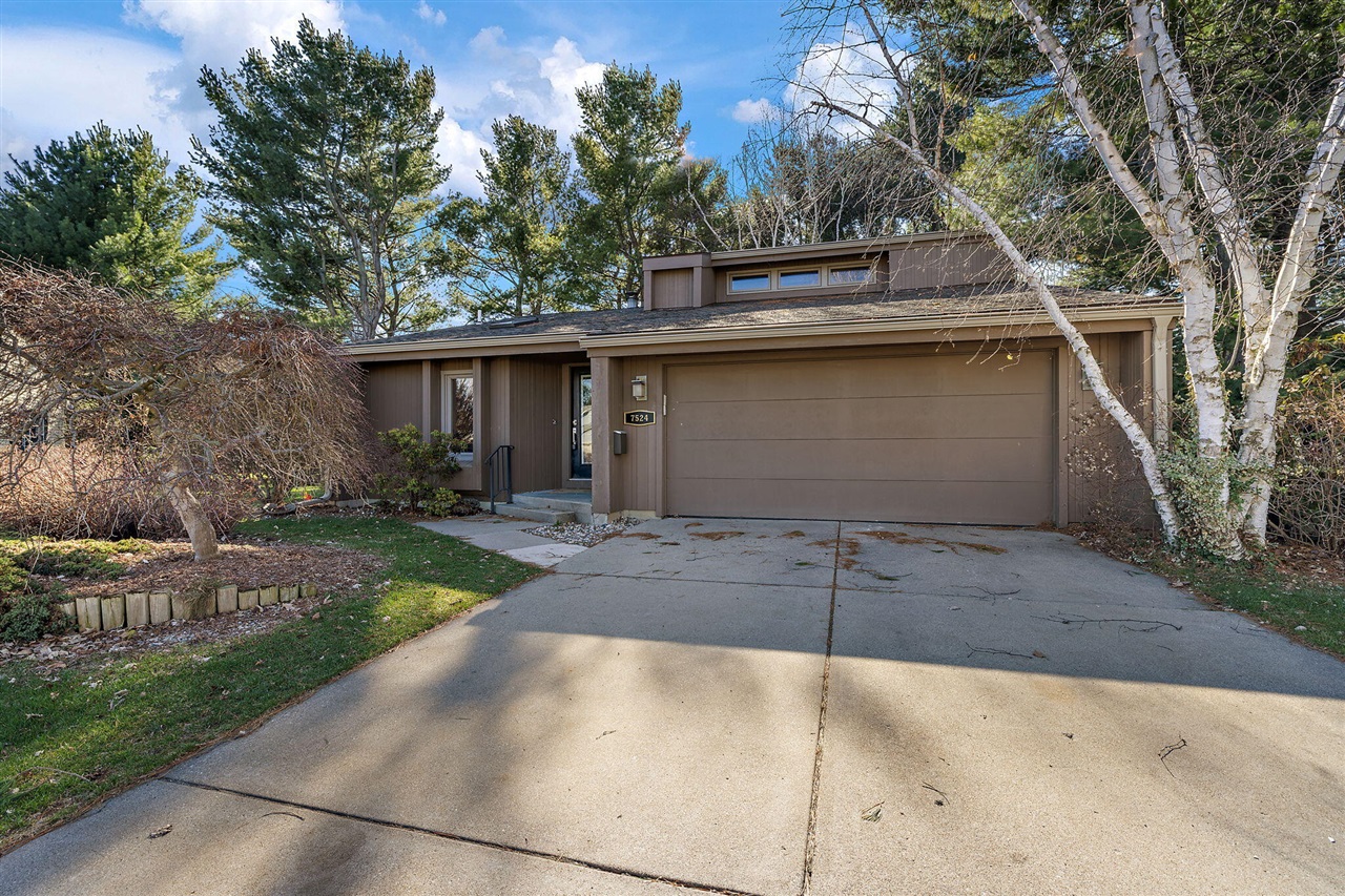 7524 Turnberry Court, Portage, MI, 49024-7842