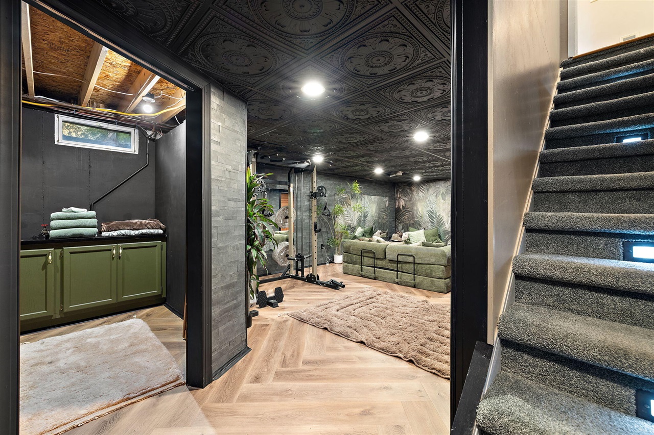 7524 Turnberry Court, Portage, MI, 49024-7842