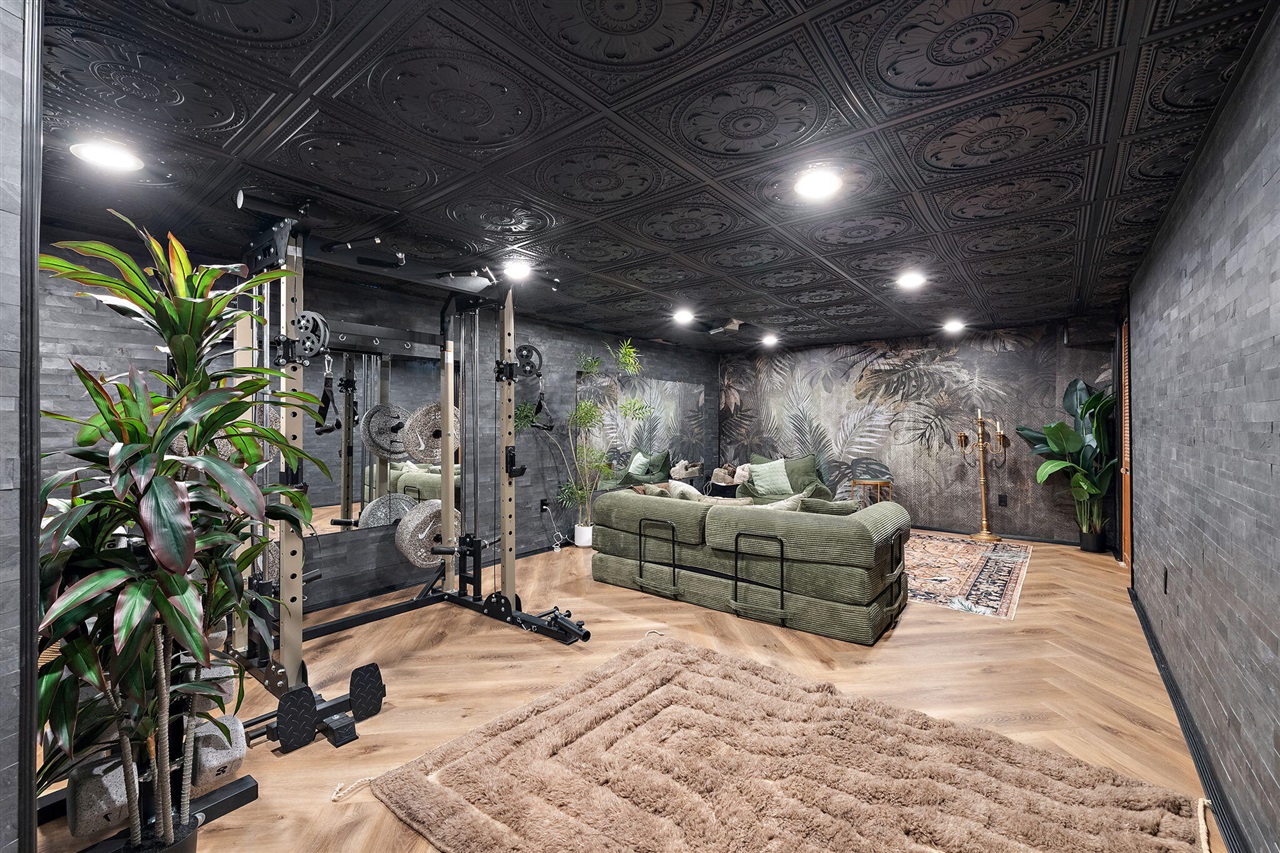 7524 Turnberry Court, Portage, MI, 49024-7842