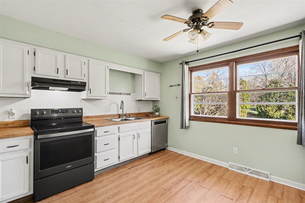 1409 Bacon Avenue, Portage, MI, 49002-7116