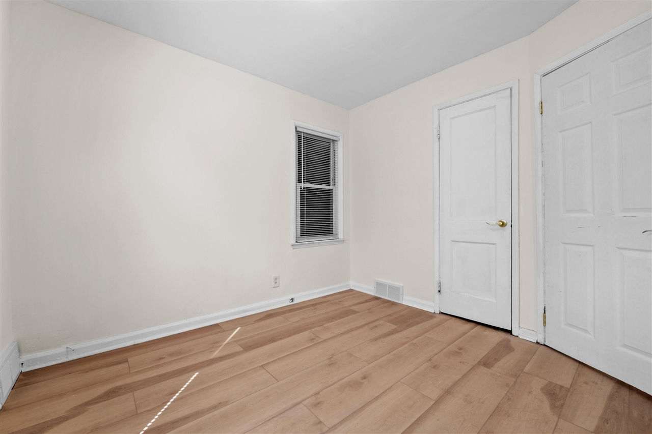 16267 Edmore Drive, Detroit, MI, 48205-1434