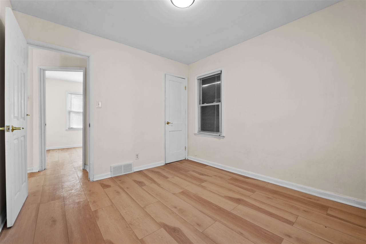 16267 Edmore Drive, Detroit, MI, 48205-1434