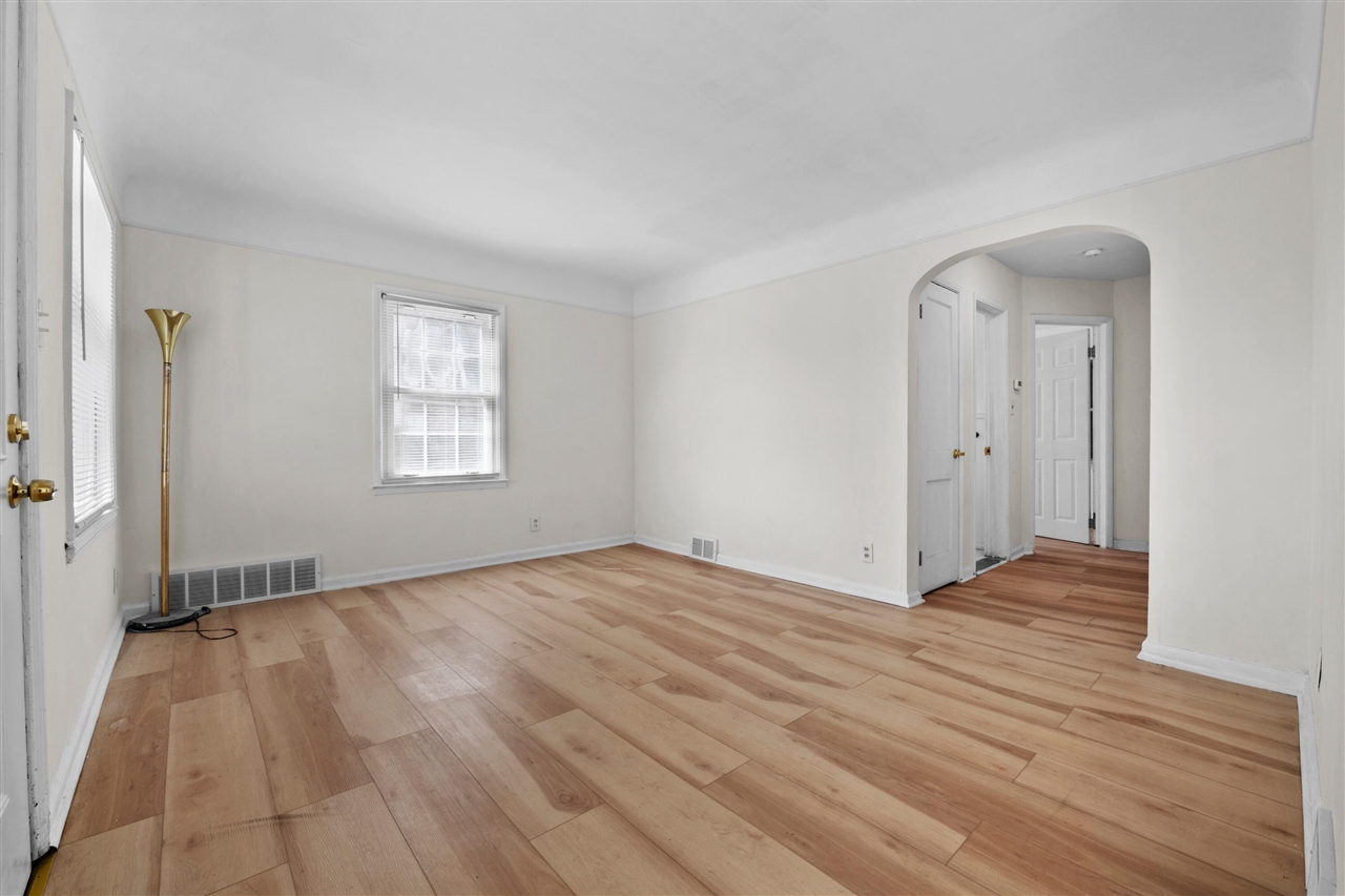 16267 Edmore Drive, Detroit, MI, 48205-1434