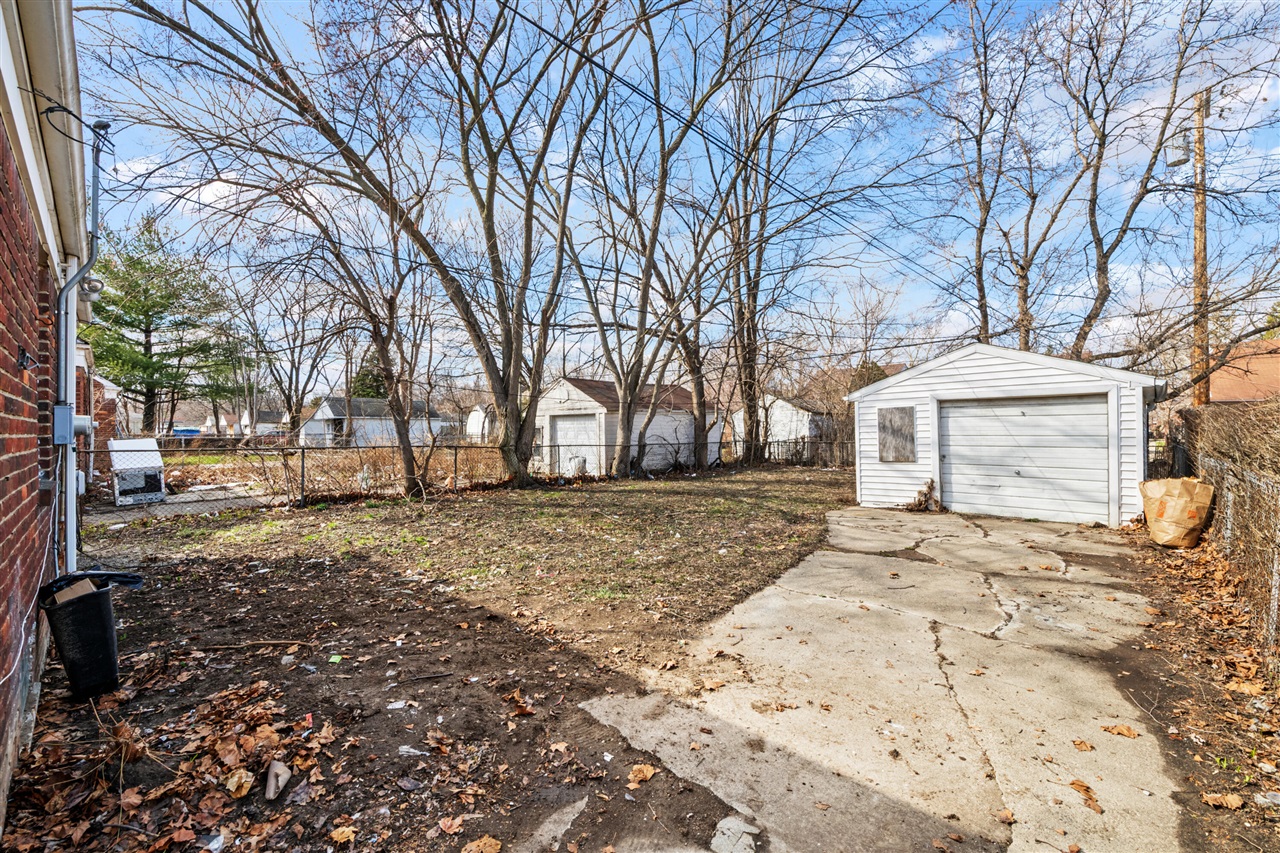 16267 Edmore Drive, Detroit, MI, 48205-1434