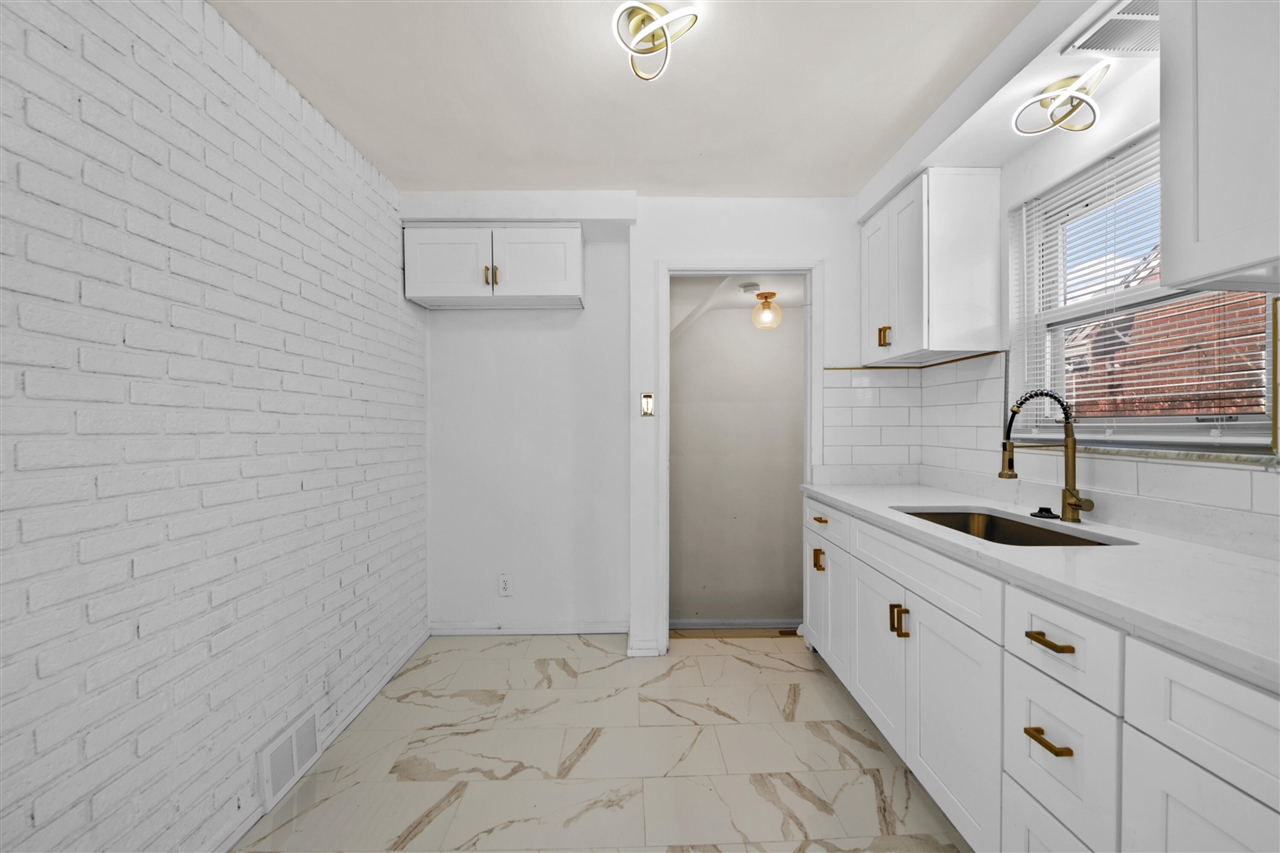 16267 Edmore Drive, Detroit, MI, 48205-1434