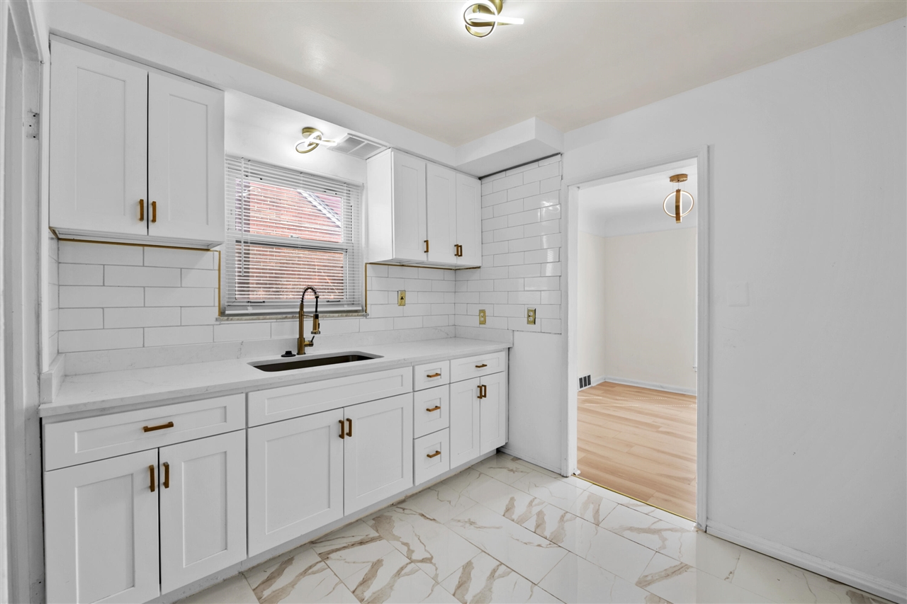 16267 Edmore Drive, Detroit, MI, 48205-1434