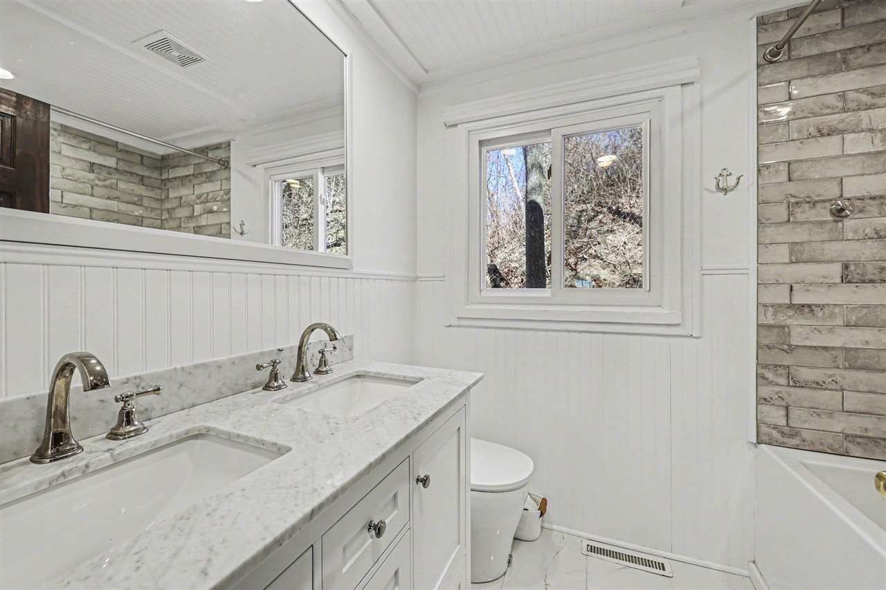 5884 Rays Drive, Onsted, MI, 49265-9817