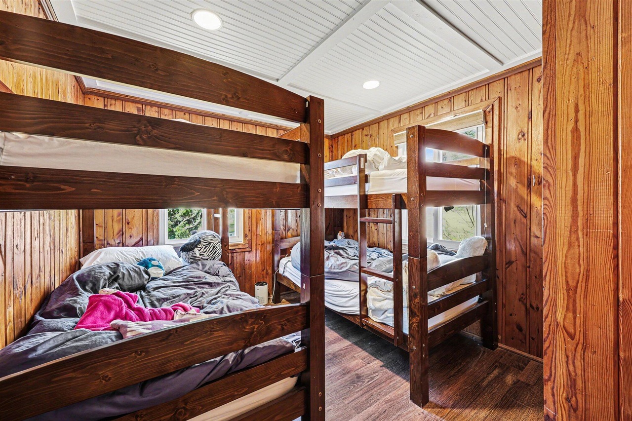 5884 Rays Drive, Onsted, MI, 49265-9817