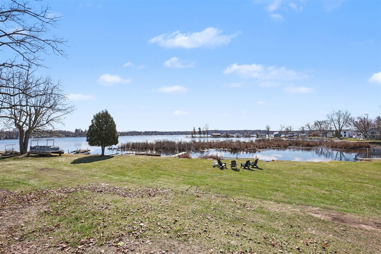 5884 Rays Drive, Onsted, MI, 49265-9817