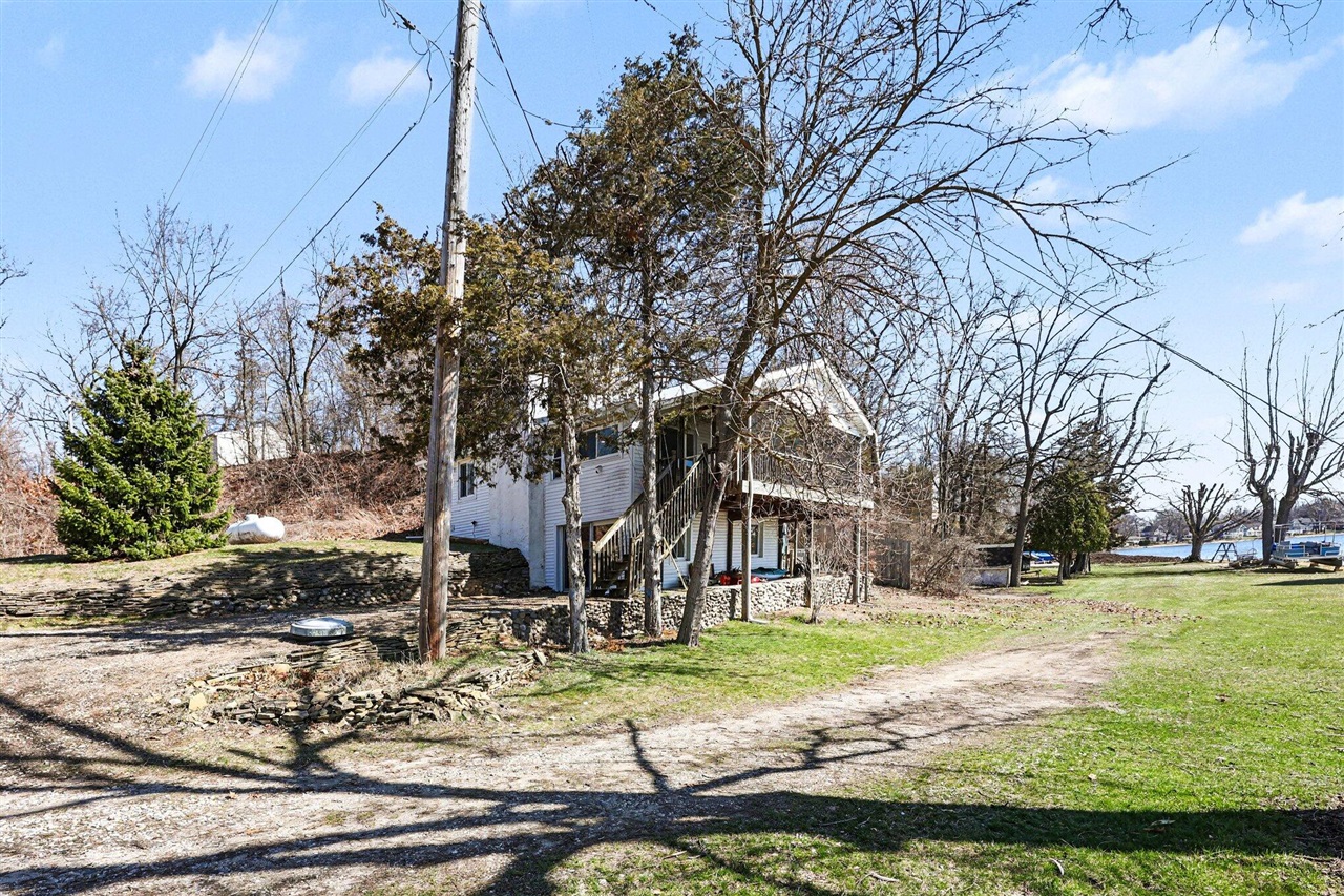 5884 Rays Drive, Onsted, MI, 49265-9817