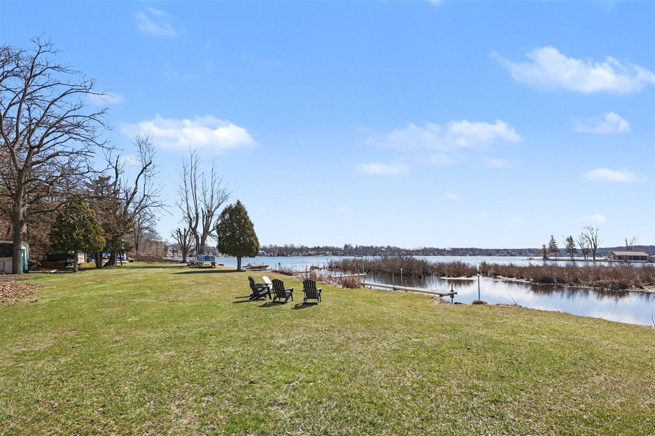 5884 Rays Drive, Onsted, MI, 49265-9817