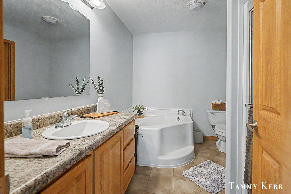 6490 135th Avenue, Saugatuck, MI, 49453-9612