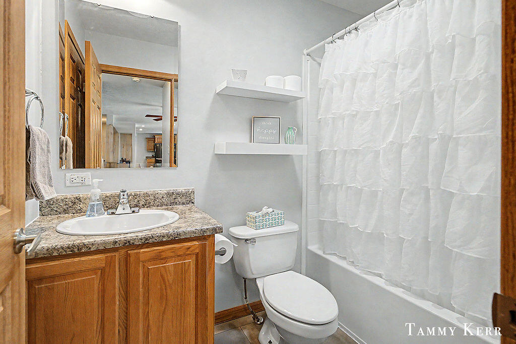 6490 135th Avenue, Saugatuck, MI, 49453-9612