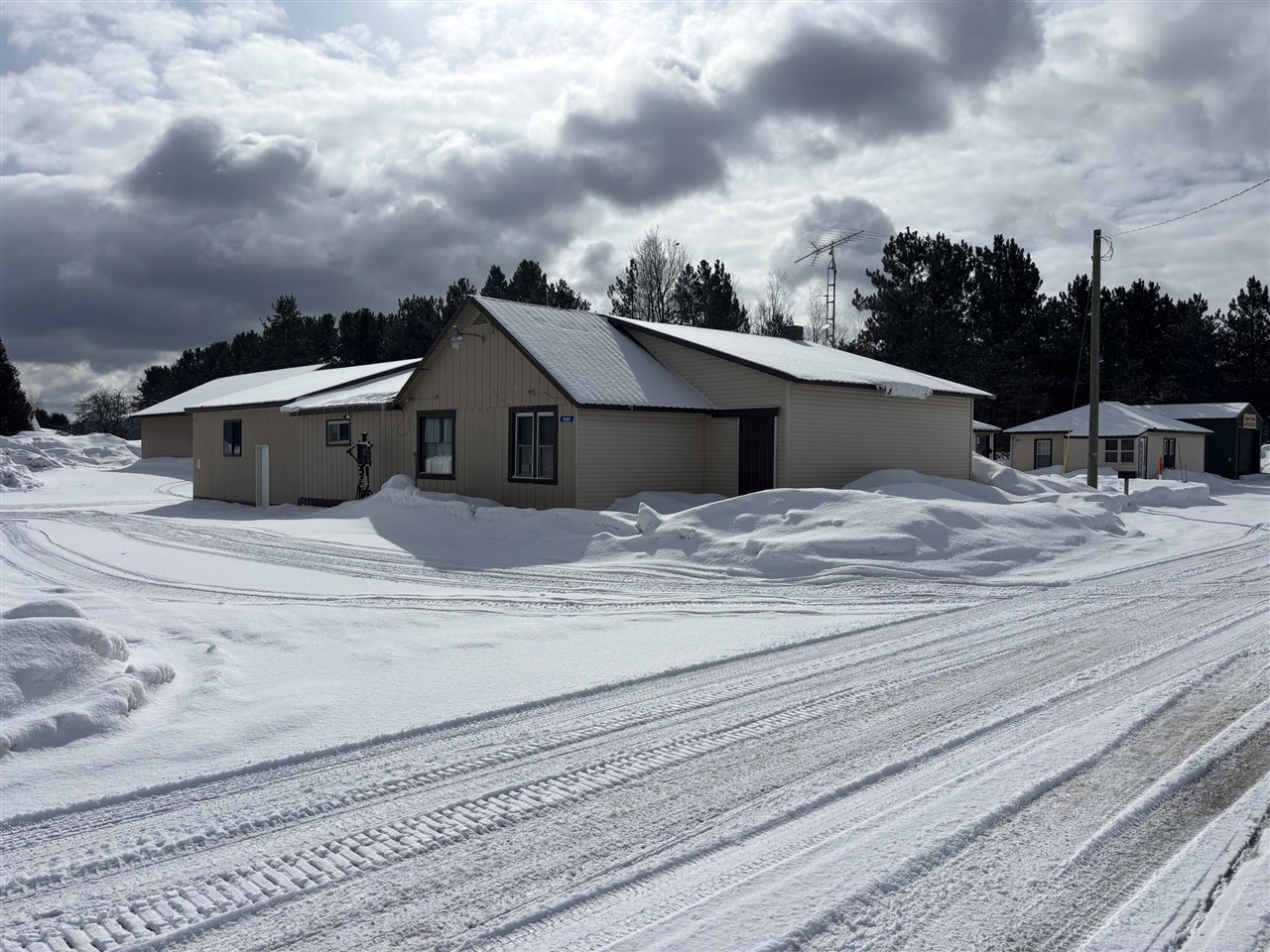 28981 W M-28, Update, MI, 49728