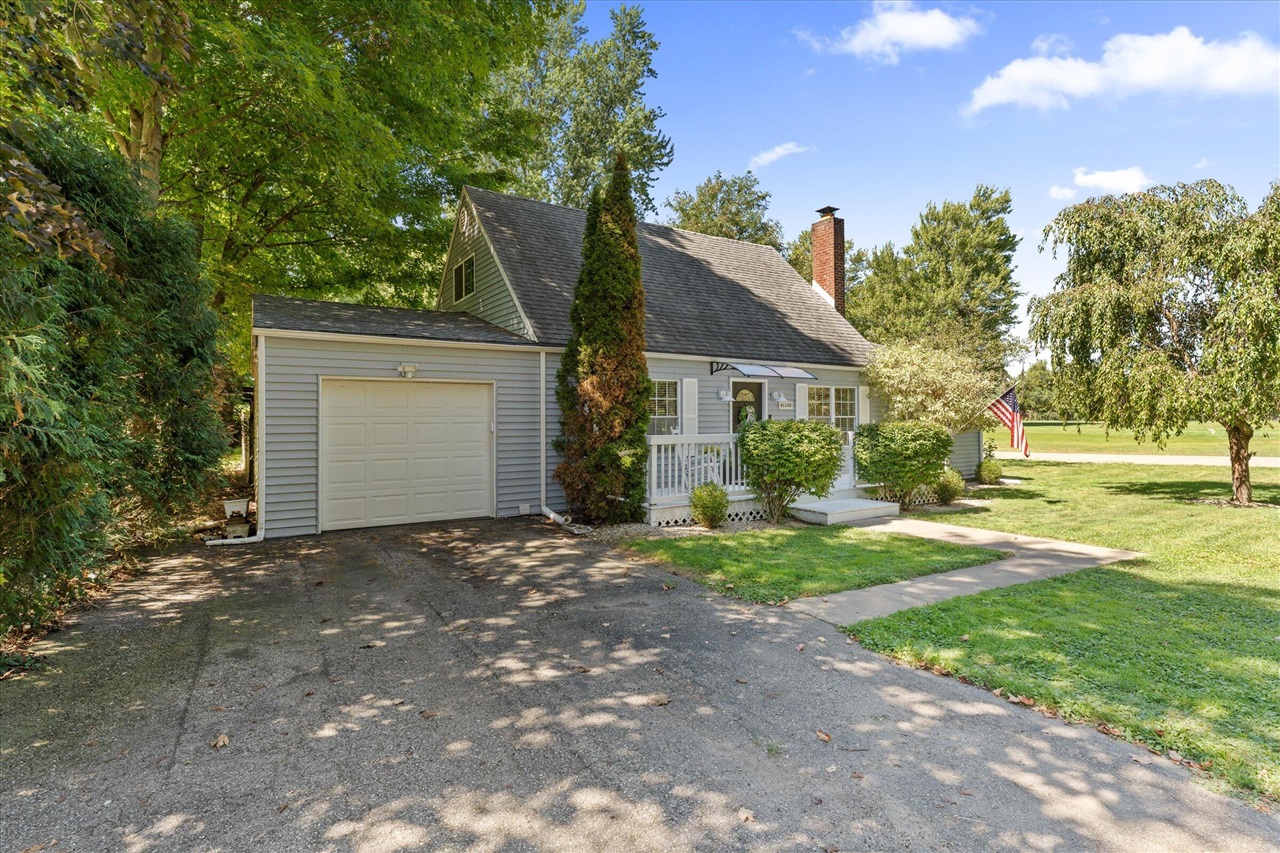 61140 Lenawee Road, Cassopolis, MI, 49031-9428