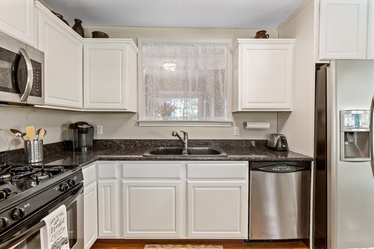 61140 Lenawee Road, Cassopolis, MI, 49031-9428