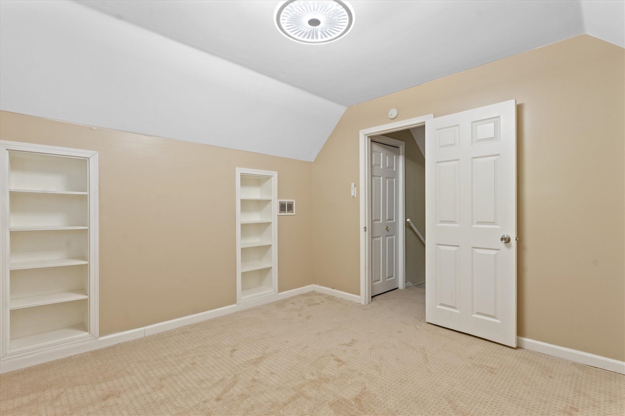 61140 Lenawee Road, Cassopolis, MI, 49031-9428