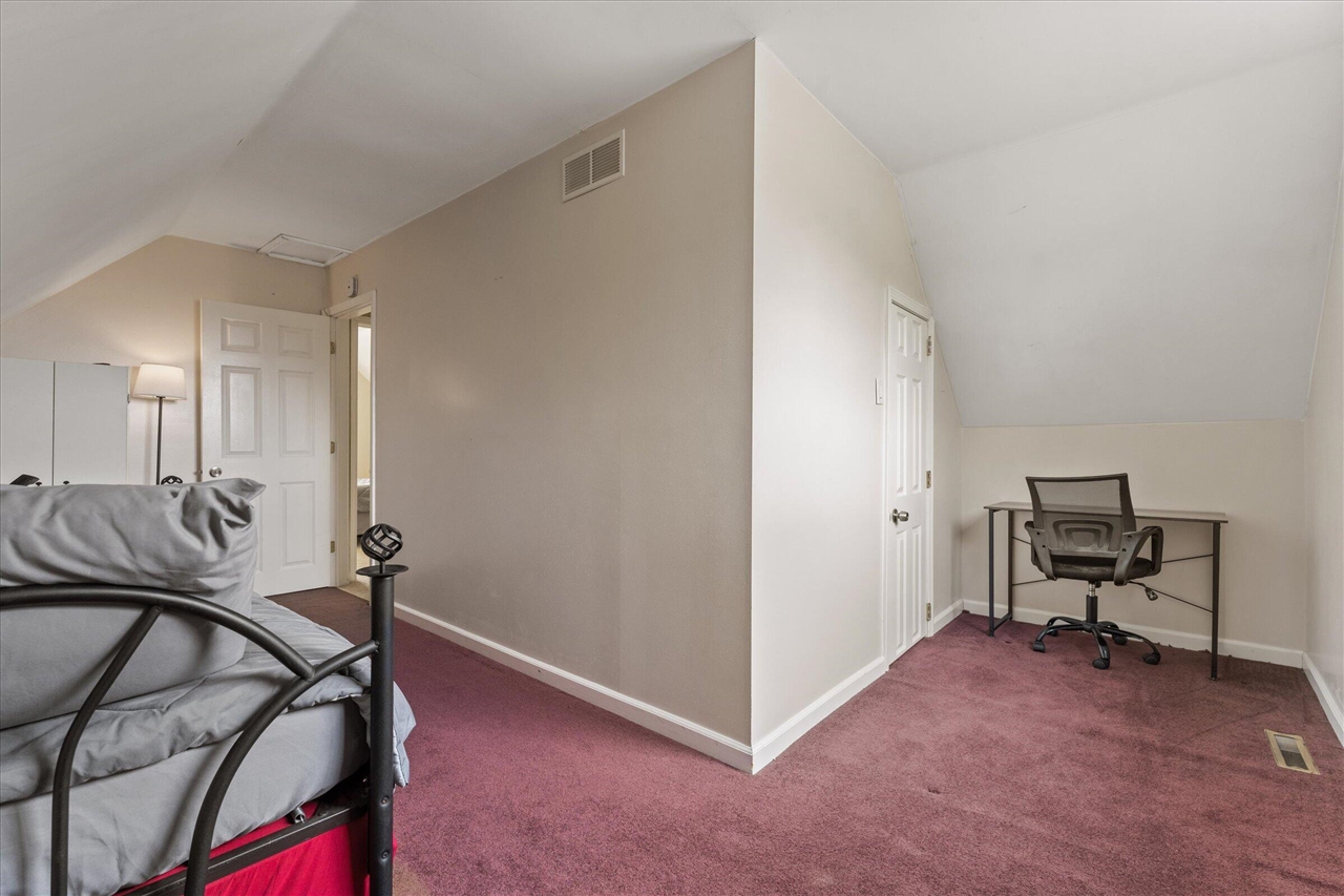 61140 Lenawee Road, Cassopolis, MI, 49031-9428