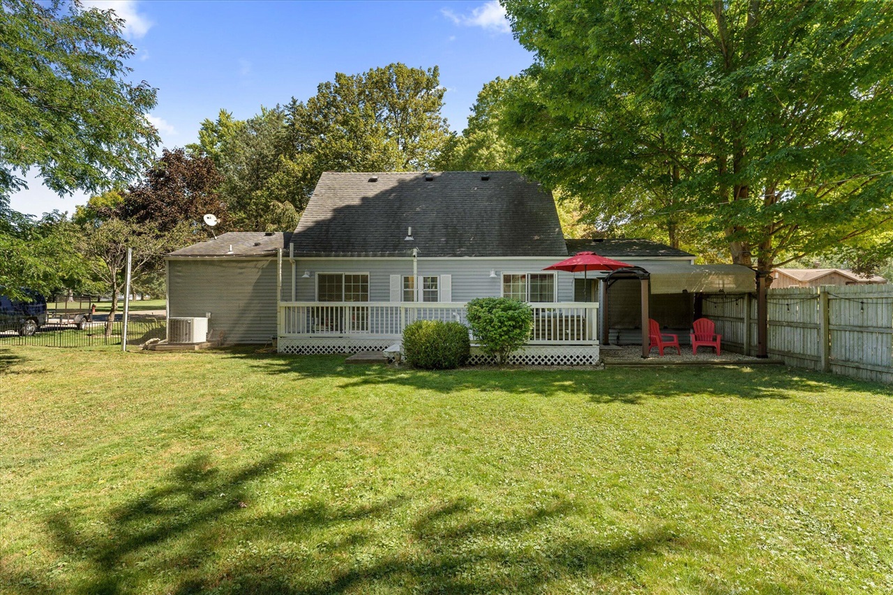 61140 Lenawee Road, Cassopolis, MI, 49031-9428