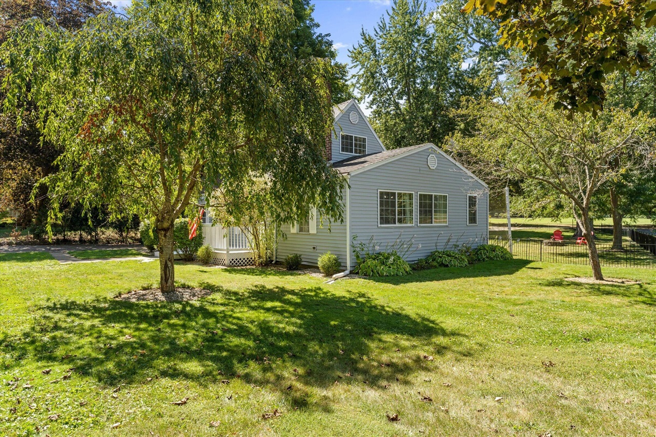 61140 Lenawee Road, Cassopolis, MI, 49031-9428