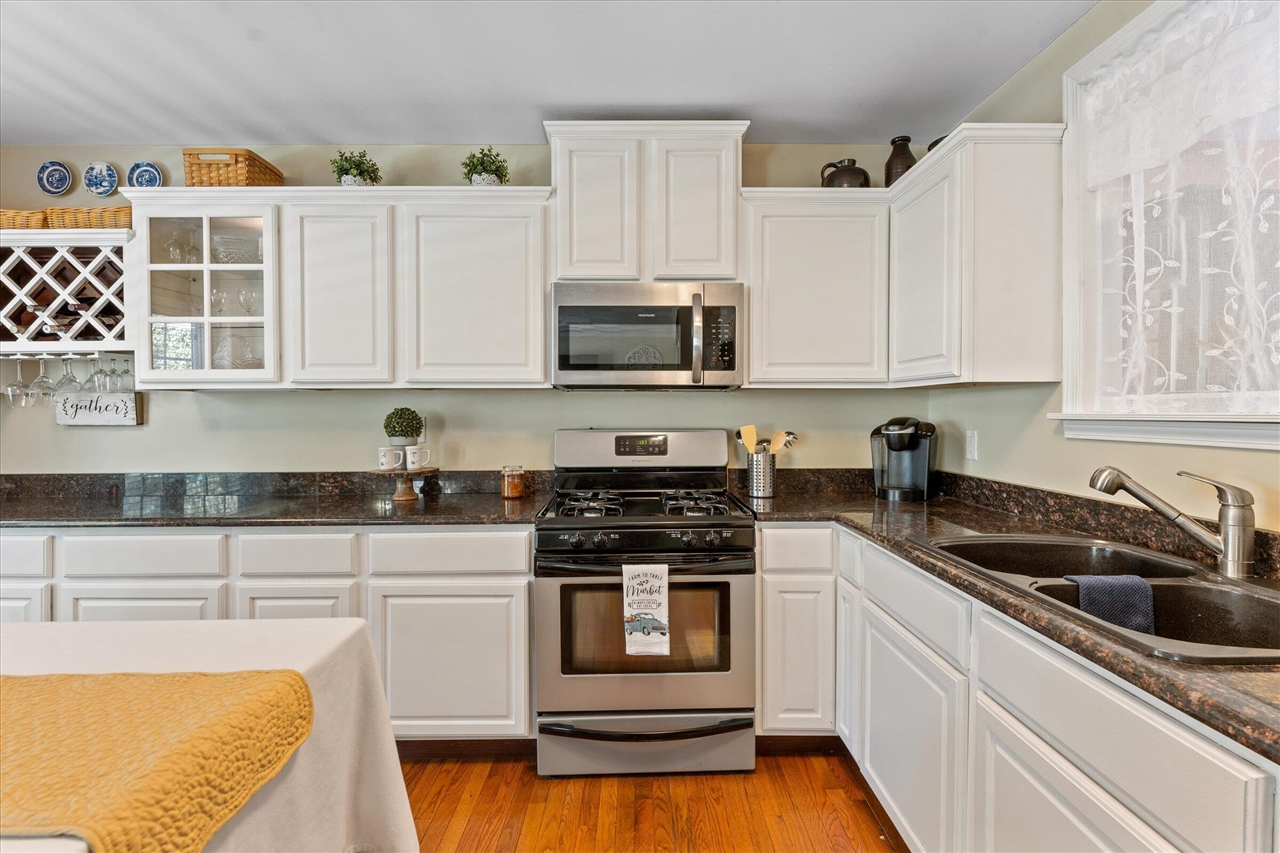 61140 Lenawee Road, Cassopolis, MI, 49031-9428