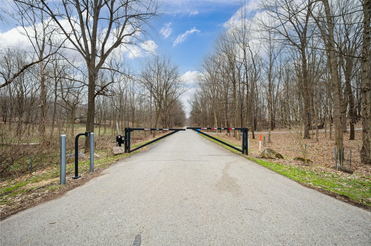 2nd image of Unit 15 Long Lake Dr, Cassopolis, MI 49031 | MLS# 70522289