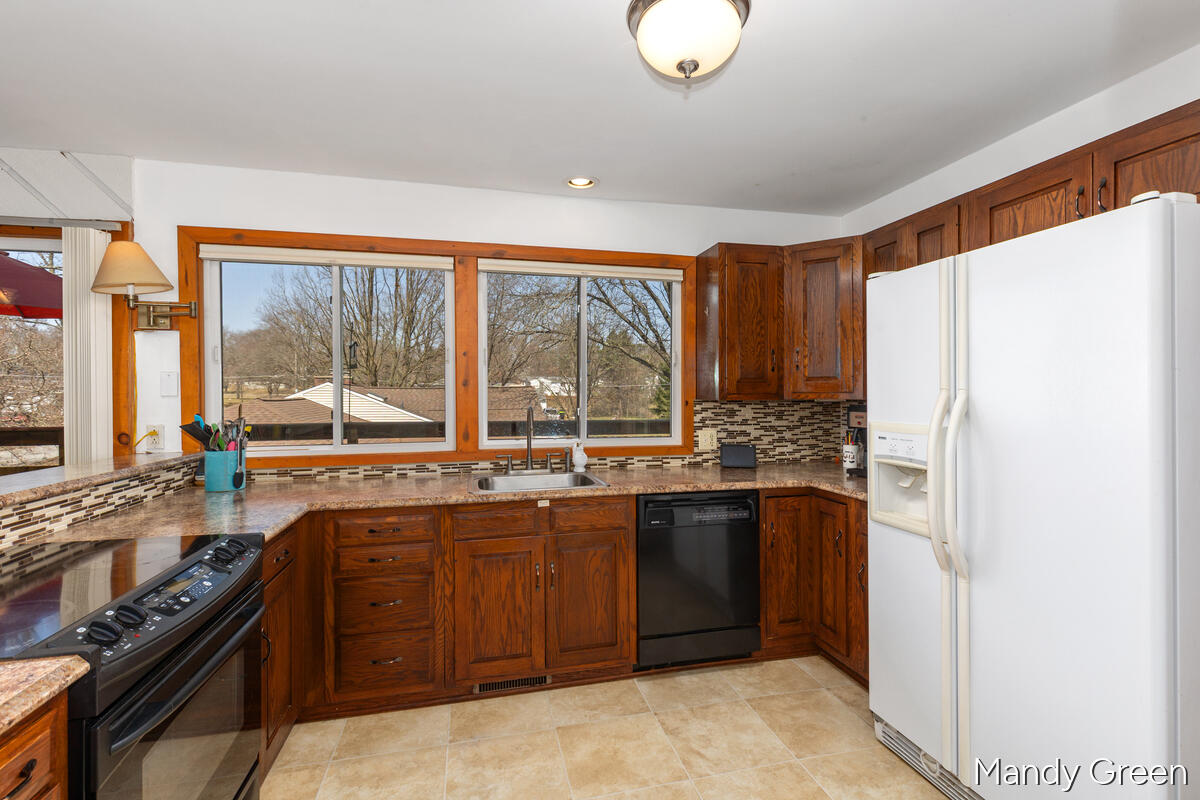 810 W South Street, Greenville, MI, 48838