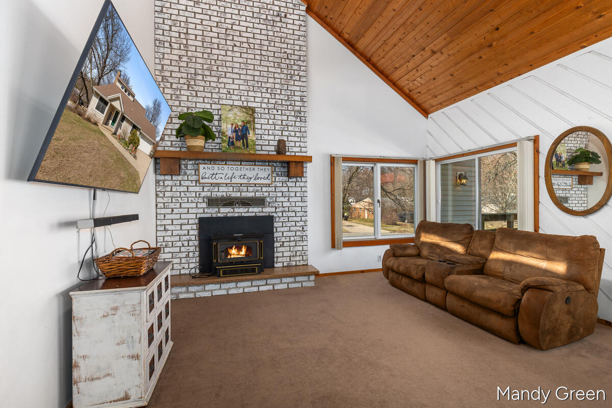 810 W South Street, Greenville, MI, 48838