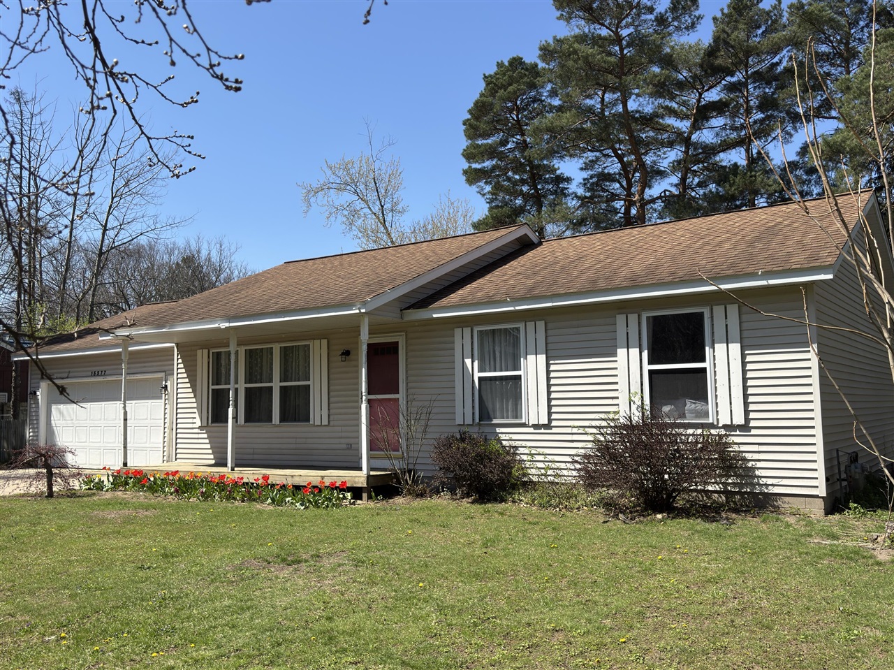 15577 Pine Street, Grand Haven, MI, 49417