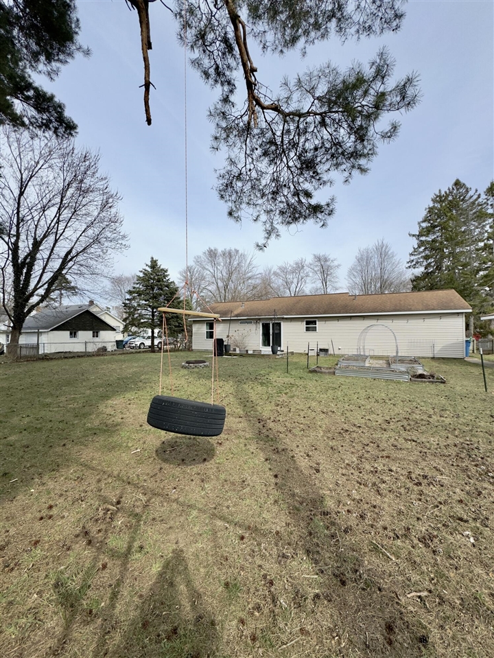 15577 Pine Street, Grand Haven, MI, 49417