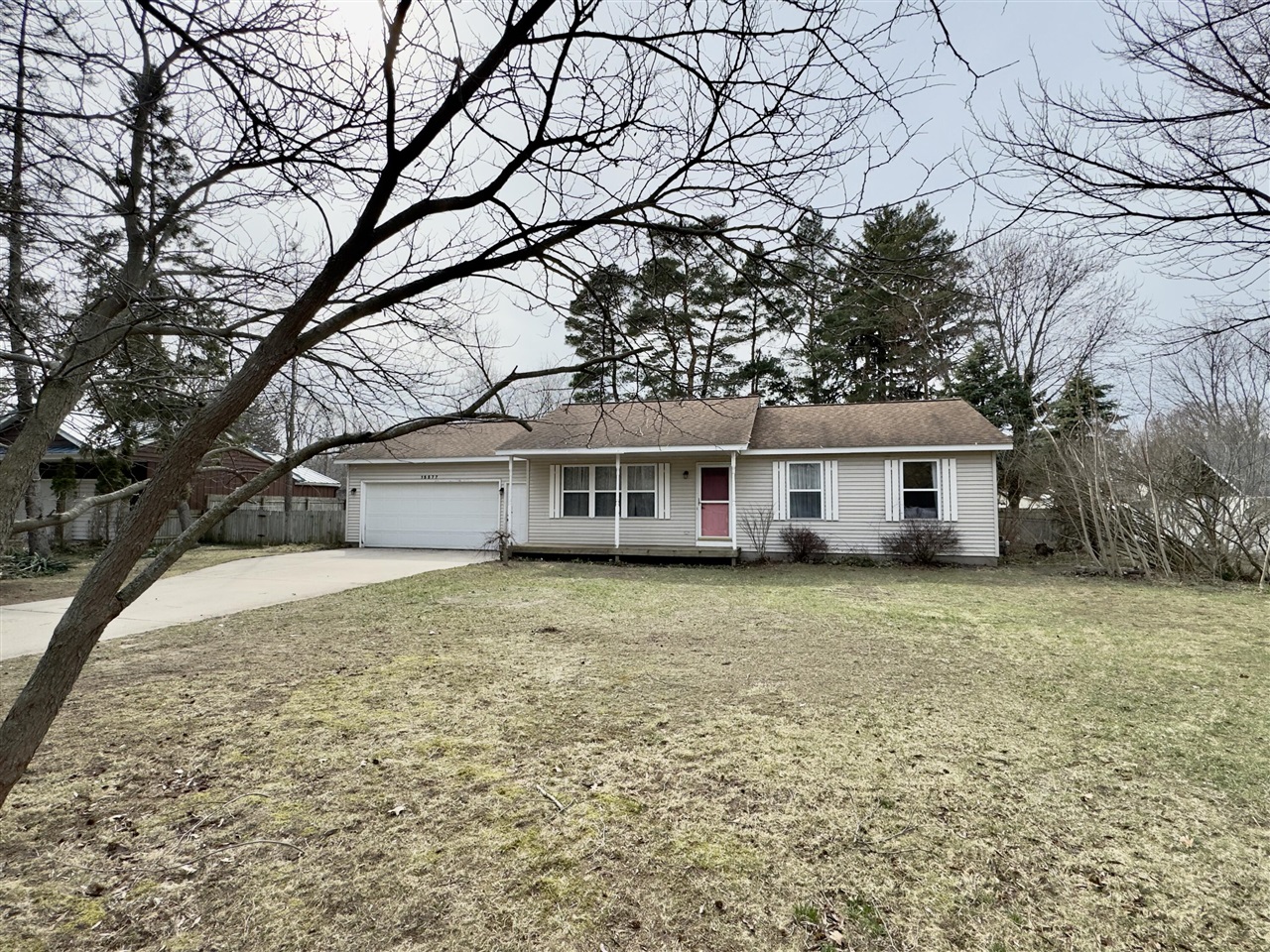 15577 Pine Street, Grand Haven, MI, 49417